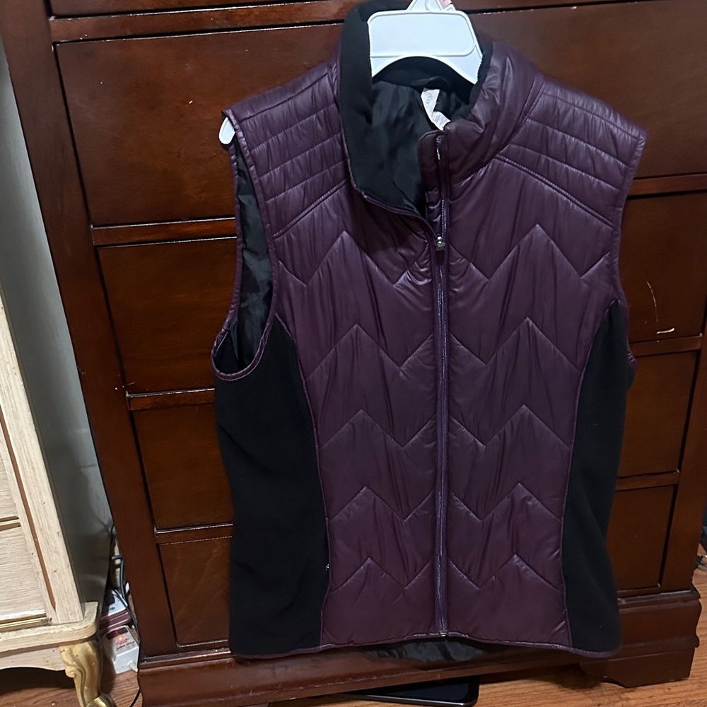 Ideology Quilted Vest in Plum with Black Panels